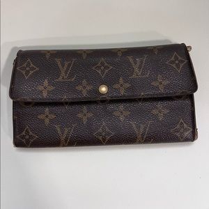 Louis Vuitton Sarah Wallet